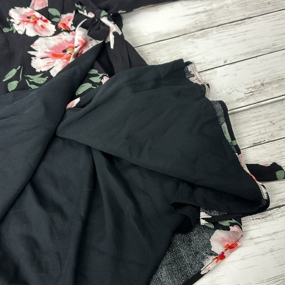 LULU’S take me black floral BOUQUET wrap around dress sz  S - Picture 8 of 12